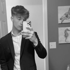 Meet your Posher, Casey